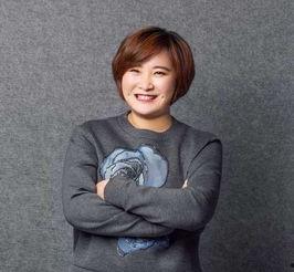谢顶男明星网红是谁,揭秘网络红人谢顶现象背后的故事”