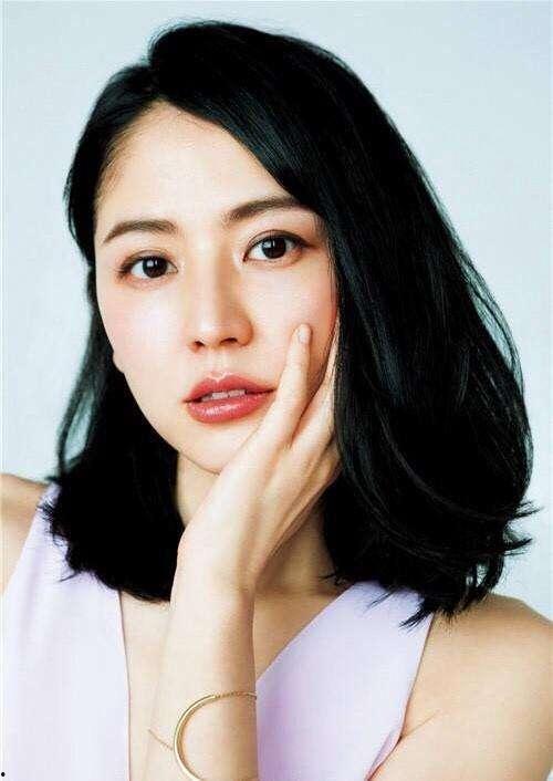 大方脸明星网红是谁呀,揭秘网红界的明星脸