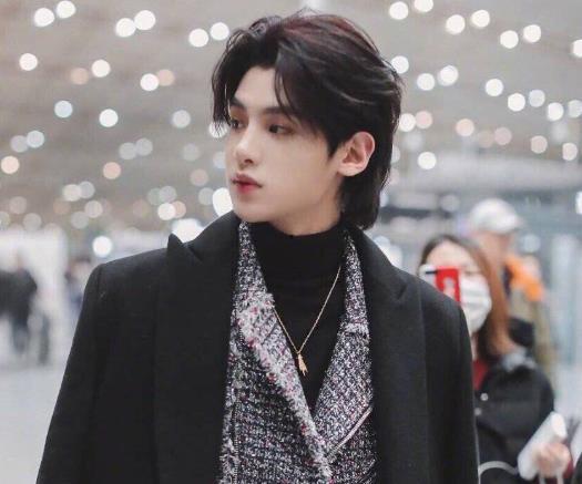 男明星网红昊哥简介,从男明星到人气爆棚的网络红人