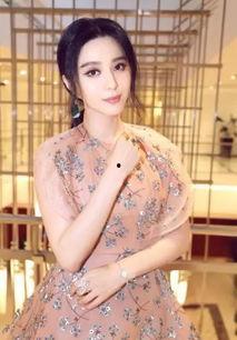 重庆女明星网红吃美食,探寻山城味蕾盛宴