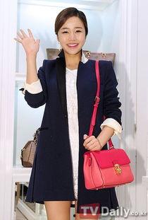 明星网红连衣裙图片男装,打造男士时尚连衣裙穿搭指南