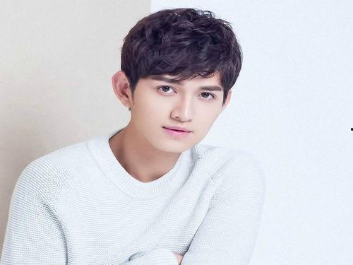 最惨明星网红是谁图片,史上最惨明星网红，遭遇令人唏嘘的图片背后故事