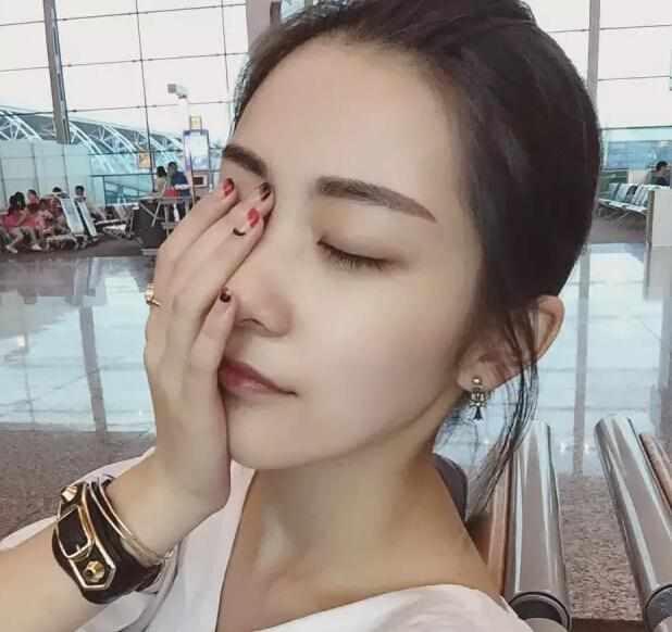 明星网红画画视频素材图片,明星手绘艺术瞬间