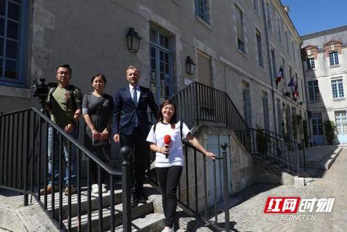 明星网红拍桌子换人视频,一场明星间的权力游戏