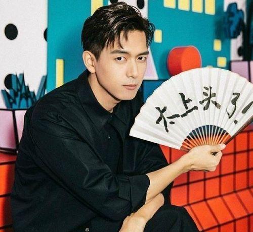 明星网红也是普通人,揭秘他们的真实生活轨迹