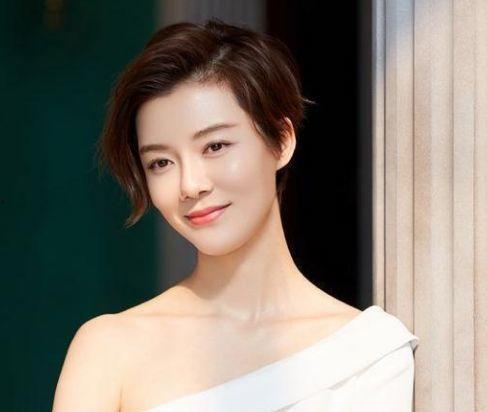 今日头条吃瓜女星,揭秘今日头条热议的“吃瓜女星”事件