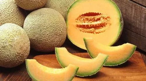 小蜜25哈密瓜价格今日价,小蜜25哈密瓜，新鲜上市，价格实惠！”