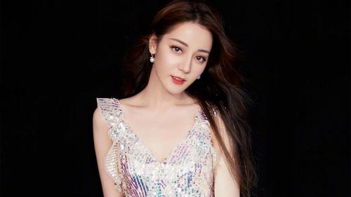 喜欢热巴的明星网红,迪丽热巴的魅力之旅”