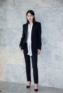 明星网红西服搭配图片女,明星同款，优雅与时尚并存