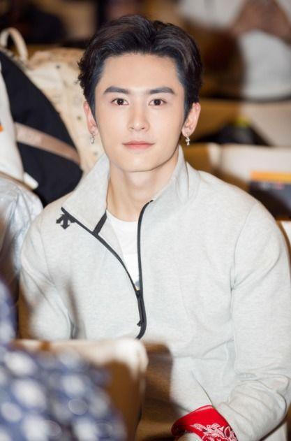 让明星网红去支援的话,共筑防线，温暖人心