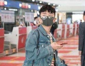 明星网红在机场被骂,明星网红遭遇网友怒骂瞬间