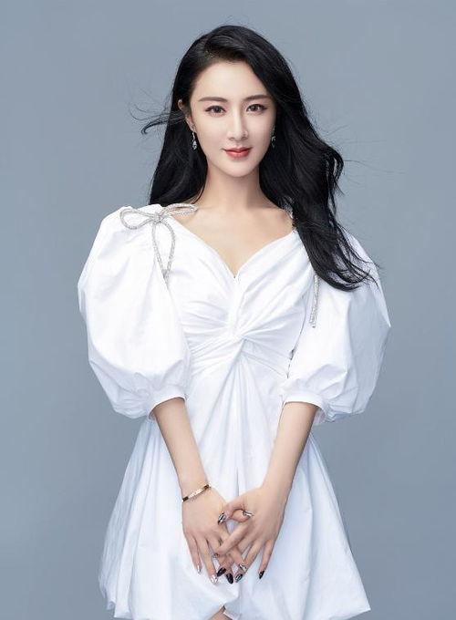 小明星网红照片高清图片,魅力四溢，青春洋溢