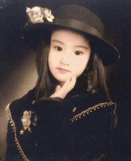 明星网红画画图片大全,明星网红画作集锦赏析