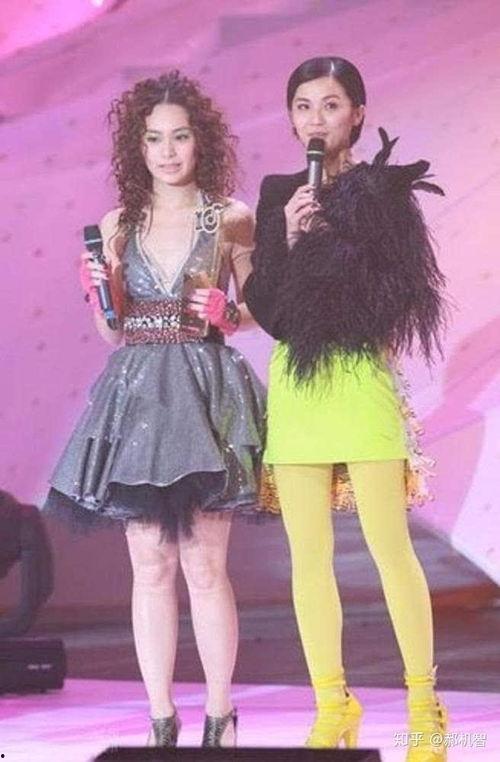 明星网红撕腿视频大全,明星网红间的时尚较量