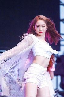 明星网红撕腿视频大全,明星网红间的时尚较量