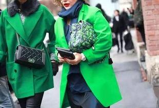 明星网红戴帽子颜色,揭秘明星网红帽饰色彩背后的时尚密码