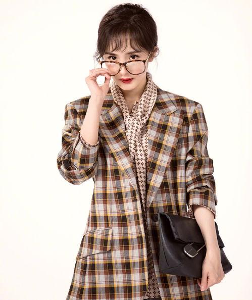 菱形格棉服明星网红,明星网红演绎时尚新篇章