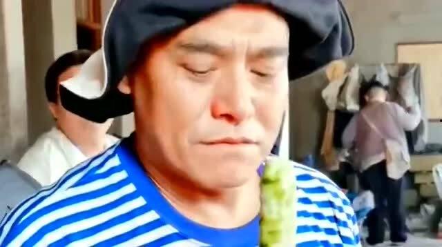 美国黑哥哥吃瓜事件